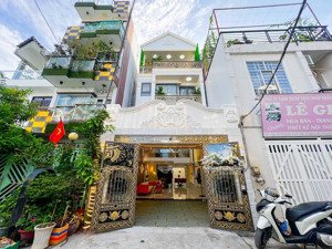 bán nhà sổ riêng diện tích rộng 96.4m2, hoàn công 3 tầng có sân thượng full nội thất gần sát q7