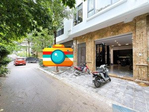 bán nhà phố xuân la. phân lô ô tô tránh. kinh doanh. diện tích 70m2