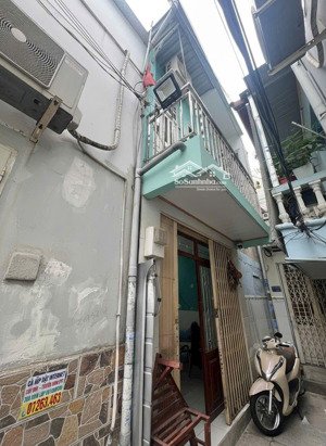 nhà shr 1 lầu hẻm 502 huỳnh tấn phát