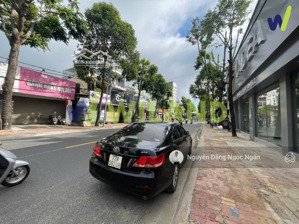 cho thuê nhà phố 151.2m2 nguyễn văn trỗi vị trí đắc địa giá siêu hấp dẫn