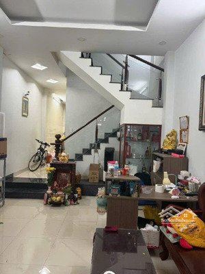 nhà 3tầng đường hà huy giáp, phường thạnh lộc, q12, dt 80.9m2(4,2x20) hẻm 7m 7,9 tỷ