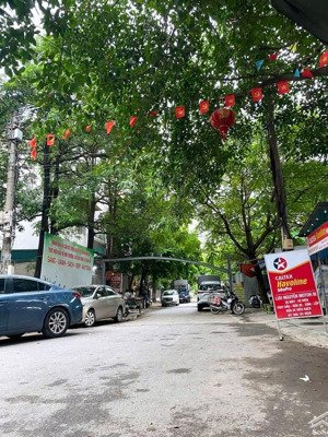 cực đẹp - ô tô đỗ cổng - nhà lai xá 30m2, giá 5, x tỷ