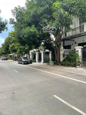 cho thuê nhà 4 tầng trên đường nguyệt quế 22 - vinhomes riverside long biên - 35 triêu/tháng