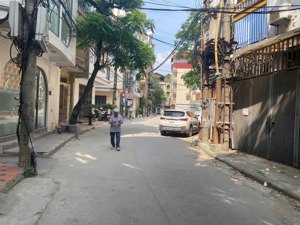 nhà phố cầu giấy - 80m2 - ngõ thông - gần phố - dòng tiền tốt - giá sập sàn chạm đáy