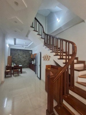 kim nỗ đông anh, cần bán nhà 5 tầng mới đẹp, lô góc 2 thoáng, kinh doanh. gần bên cầu thăng long