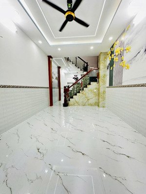 nhà đẹp 3 tầng ngay chợ bình thành & kdc vĩnh lộc - hẻm xe tải 64m2(4x16) - sổ nở hậu. chỉ 5 tỷ xíu