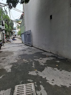 bán đất thạch bàn long biên hà nội diện tích : 44m2 * 3,5m * 6,150 tỷ ôtô nhỏ vào đất ngay chợ