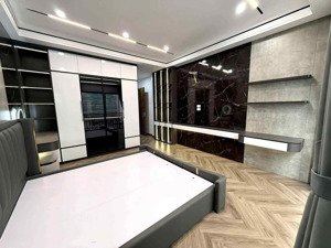 gần bách kinh xây_5 tầng thang máy_40m2_7 phòng ngủ_ngõ rộng 3 mét thẳng tắp_hơn 9 tỷ.