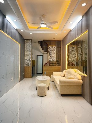 bán nhà đẹp lõi đống đa. vị trí: gần xã đàn khâm thiên, trung tâm đống đa