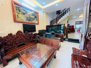 biệt thự full nội thất gỗ đỏ - mặt tiền đường nhựa 10m có lề ngay gần ngã tư 4 xã -176m2 (8x22m)