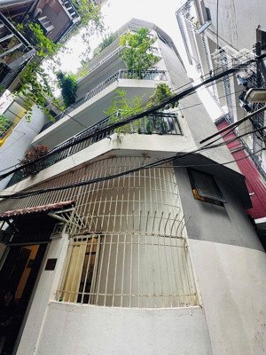 37m/9.8 tỷ chính kinh, thanh xuân, hà nội, ngõ nông 3 gác tránh xe máy. cạnh royal city