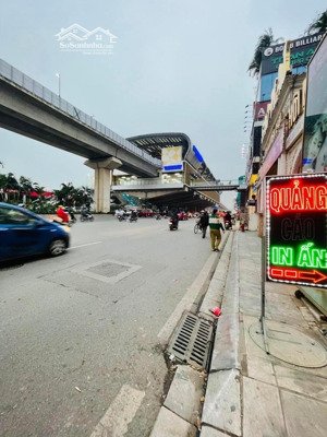 mặt phố nguyễn trãi, 117m 5 tầng thang máy 17tỷ