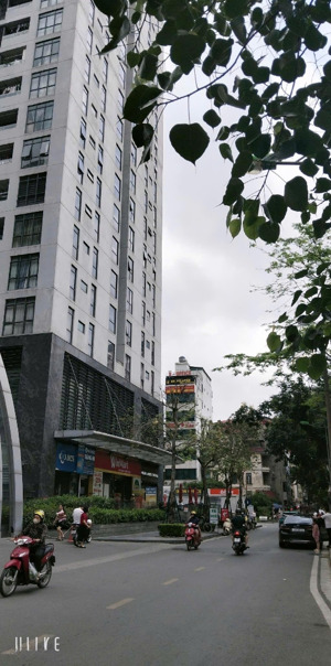 bán nhà lạc long quân - cầu giấy - 57m2 - mặt tiền 5m - siêu thoáng - ba bước ra hồ tây lộng gió