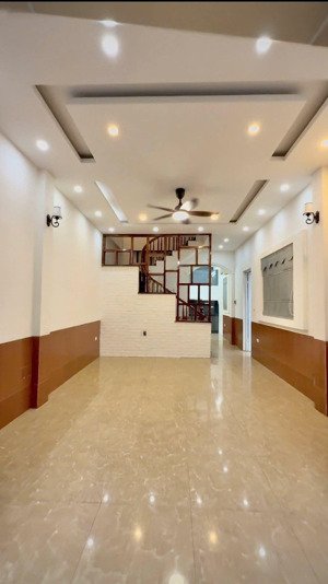 ngọc thụy .50m11 triêu lh. ( zalo) cho thuê nhà nguyên căn phố ngoc thuy .