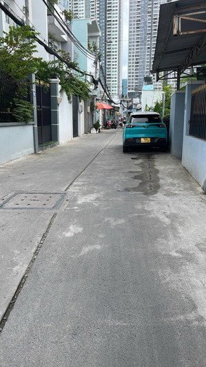 bán nhà 2 mặt tiền hẻm ô tô huỳnh tấn phát, phường phú thuận, quận 7, giá 6.xtỷ, dt: 64m2. shr