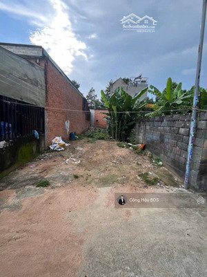 bán đất đường nguyễn trung trực, p. đông hoà. dt: 140m2 (4.7x 30m) odt: 70m2. đường 5m. giá: 3.7 tỷ