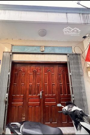 nhà bán đường phú thọ hoà quận tân phú 4,05 x 8m nở hậu 4,25m trệt, lửng