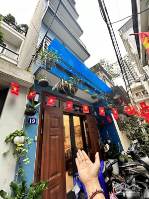 nhà dân xây phố nguyễn sơn siêu hiếm cực đẹp ô tô đỗ cửa sát phố full nội thất