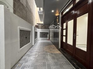 siêu phẩm hồng tiến 6 tầng oto đỗ cổng sát mặt phố full nội thất cơ bản