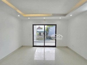 bán gấp nr 4pn, 3wc tại đông mỹ, thanh trì, hà nội giá cực chất 5,95 tỷ, 40m2