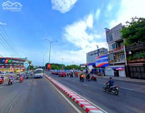 Bán nhà 3 tầng 135m2 đường Nguyễn Tri Phương gần sân bay, Nguyễn Văn Linh, Đà Nẵng