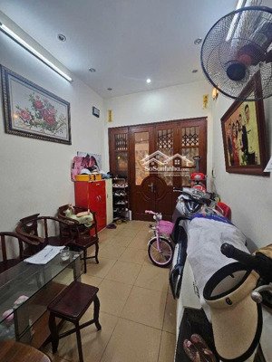 đội cấn dt 30/33 m2 4 tầng mặt tiền 3 m giá 10.8 tỷ * trung tâm ba đình - ngọc hà