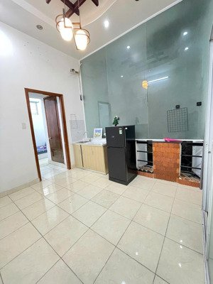 cho thuê 1 phòng ngủ rộng 35m² tách bếp riêng đầy đủ nội thất ngay hòa bình quận 11