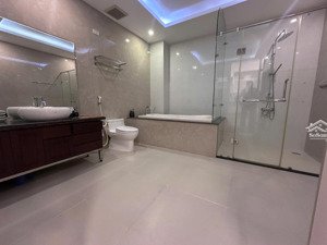 bán nhà 6 tầng 1 tum nhu cầu spa or văn phòng