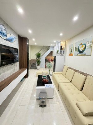 nhỉnh 6 tỷ có ngay căn góc 4 tầng đẹp mướt mơ hòa bình 2 - hai bà trưng - hà nội