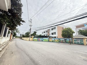 đất vuông vắn - oto đỗ cửa - 50m ra trục kinh doanh - sát siêu dự án tp thông minh, tp ven sông