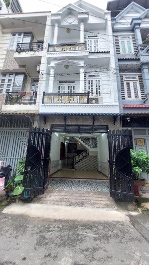 cần bán nhà trả nợ, 1/hiệp thành 13, q.12, đường xe tải thông, 4x12, giá hơn 5 tỷ