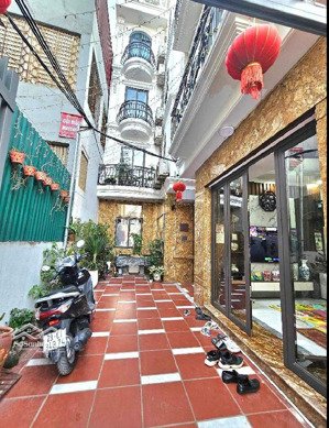 nhà thanh am đẹp như tranh,ô tô đỗ cổng,vài bước ra phố