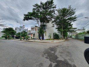 siêu rẻ chỉ nhỉnh 3 tỷ shr 83m lô góc ngang 6.3m đường 8m gần vòng xoay phú hữu