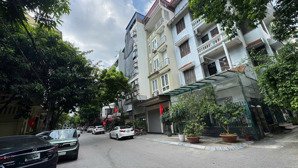 ngõ đẹp nhất, hè rộng, gần phố phú diễn, ngay đh tài nguyên. dt 42m2x6t nhà dân. hiếm hơn 12 tỷ.