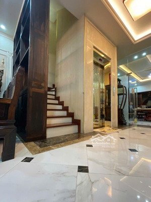 nhà đẹp ở kuôn - tô hiệu - hà đông. thang máy, ngỗ thông, full đồ. 40m - 5 tầng - mt 3.5m - 10.7 tỷ