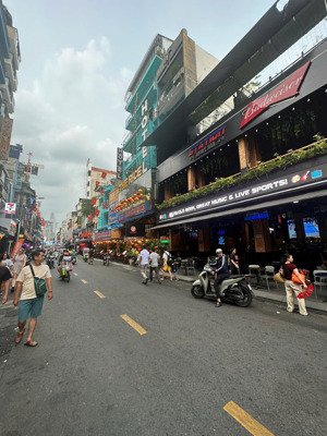 hàng hiếm! bán nhà góc 3 mặt tiền bùi viện - ngang 8m - dòng tiền 315 triệu/tháng 