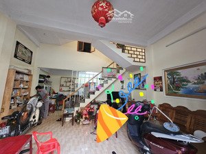 bán nhà 2 tầng rưỡi....... cách kiệt ô tô chà bá ...25m..
dt ....54m2 ...ngang 5m 6
kh