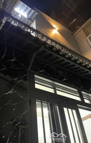 nhà đẹp trần văn quang p10 tân bình 2.5 tầng.ngang 4 dài 6.7m.2pn giá 2ty950 gần chợ trần văn quang