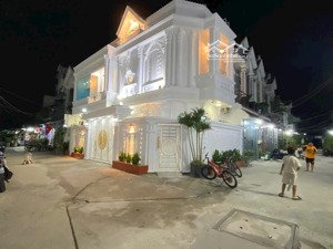 bán nhà, đường huỳnh tấn phát, xã phú xuân, huyện nhà bè 5,3m x 13,5m nhà full nt giá 5,35 tỷ.