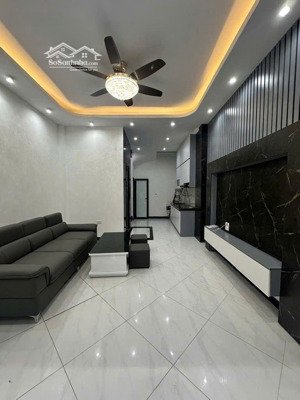 siêu phẩm xa la, ôtô, thang máy, hàng xóm kđt