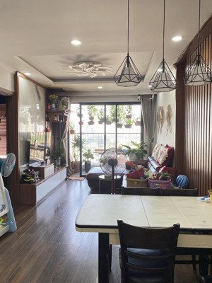 tôi bán chung cư kđt trung hòa nhân chính 68m2, 2 ngủ, 2 vs chỉ 4.x tỷ