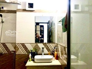 hơn 9 tỷ có ngay căn ccmn 10 phòng , cho thuê dòng tiền - 3 mặt thoáng tại hoàng mai ngõ rộng ,