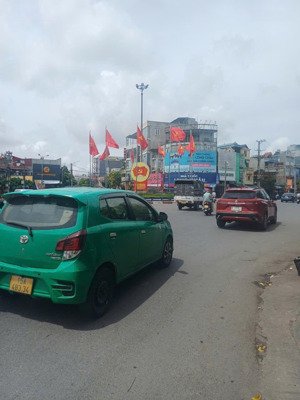 bán nhà 2 tầng mặt đường trường chinh- vt đẹp- 2 mặt tiền-hiện trạng đẹp- mt đẹp 5,5m-sẵn tiền thuê