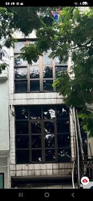 nhà mặt phố nguyễn văn cừ - vỉa hè rộng - đường 8 làn xe - kinh doanh mãi đỉnh.