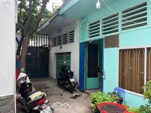 bán nhà giá đầu tư - hẻm xe hơi - tặng gpxd - 2 lầu - sân thượng - quận 7