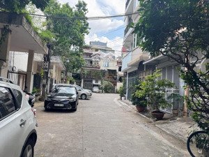 gia đình cần bán gấp nhà phân lô cán bộ phường giảng võ ba đình 60m2 5t ô tô tránh vào nhà giá rẻ