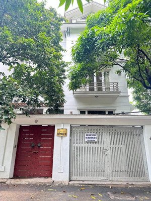 khu biệt thự vườn đào - mảnh nhà đất hiếm sót lại - vị trí đẹp hiếm, 300m2, mặt tiền 15m, 123 tỷ