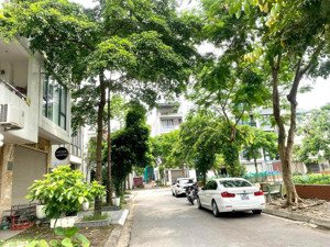 bán nhà p việt hưng dt 77m x 6 tầng gara ô tô thang máy vỉa hè - đối diện công viên siêu thoáng