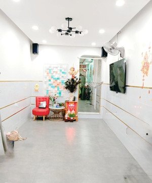 hẻm ô tô, nhà đẹp 4 tầng 4pn 40m2, p3 phú nhuận, giá 7.8 ty