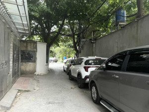 bán chính chủ giải phóng, diện tích 50m2, 6 tầng lô góc, thang máy, ô tô đỗ, mặt tiền 7m, sổ đẹp.